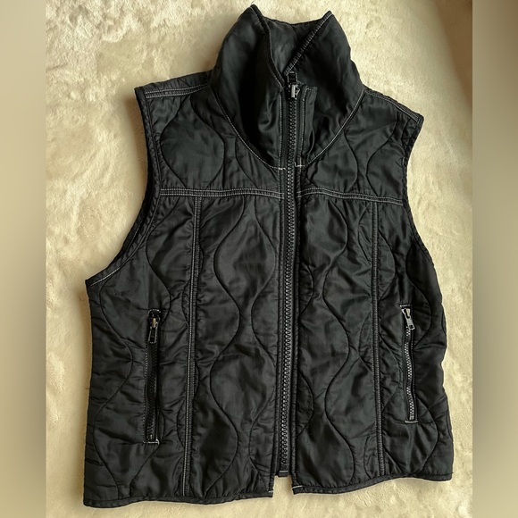 “Silver Jeans” Quilted Cropped Zip Vest - Picture 4 of 8